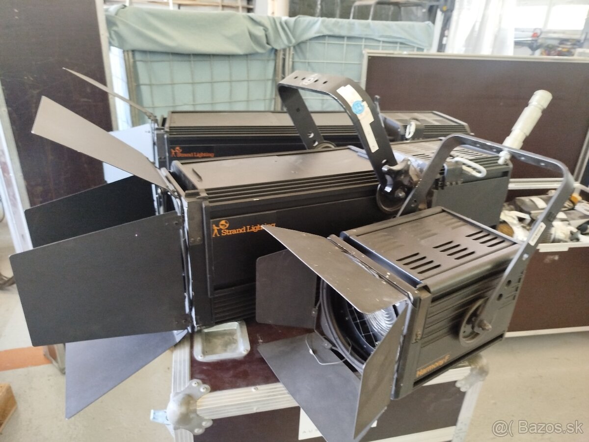 Predám Fresnel - divadelné reflektory Strand Lighting Cadenz - 9