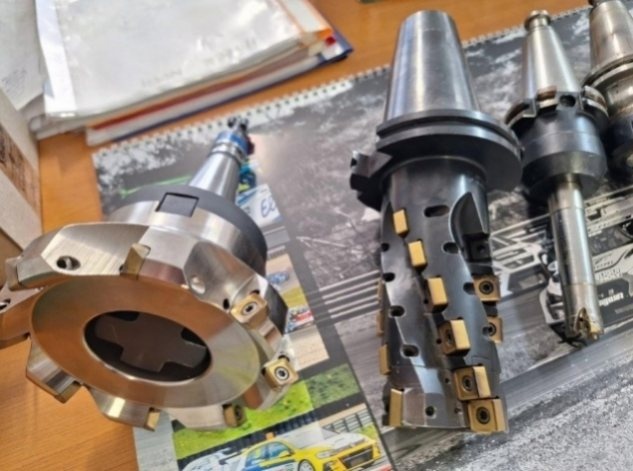 Obráběcí centrum z r. v. 2014, model VMCA 1000 - 9