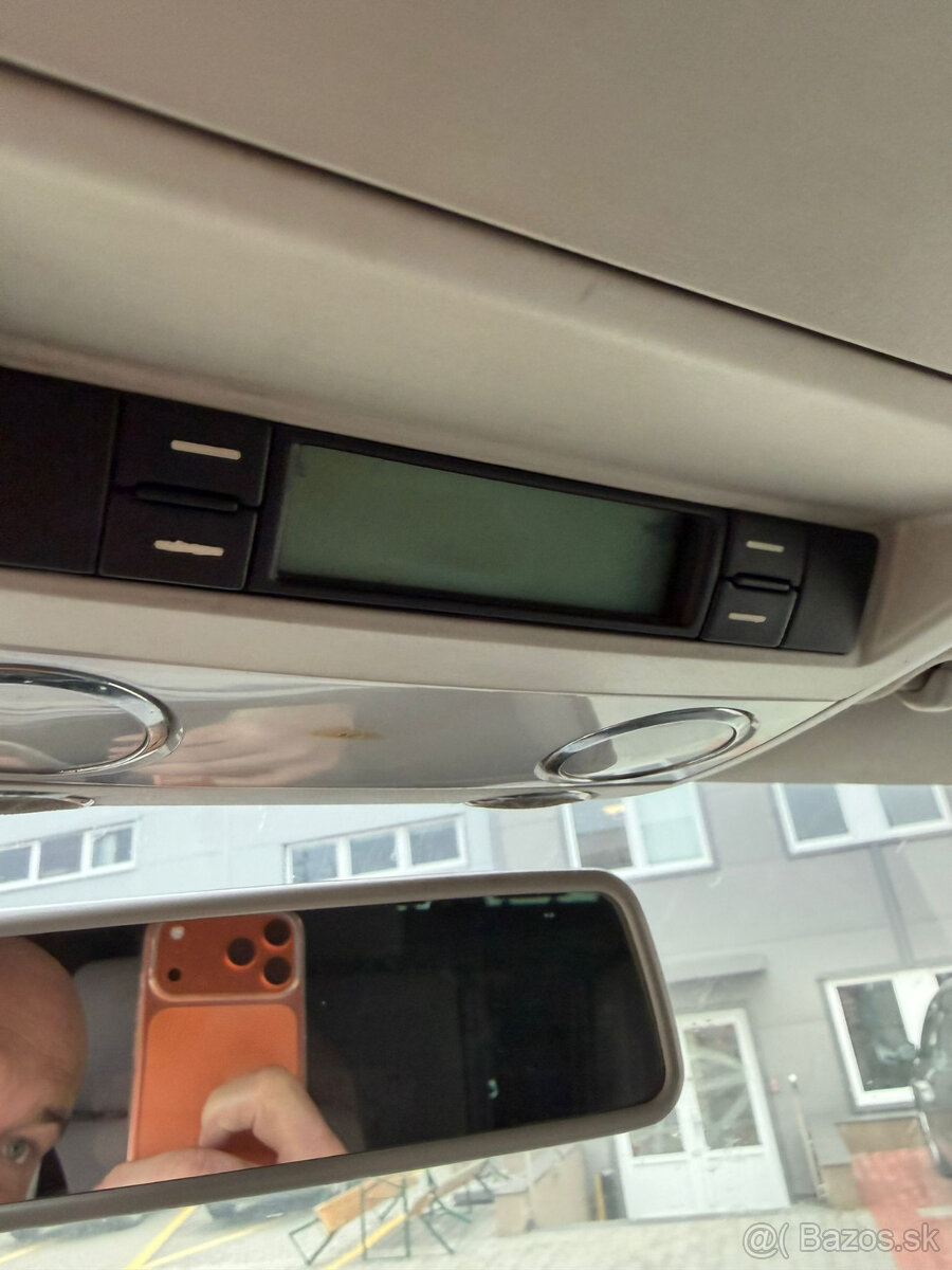 Volkswagen Multivan 2.5 TDI | 7 míst | Webasto | Bez koroze - 9