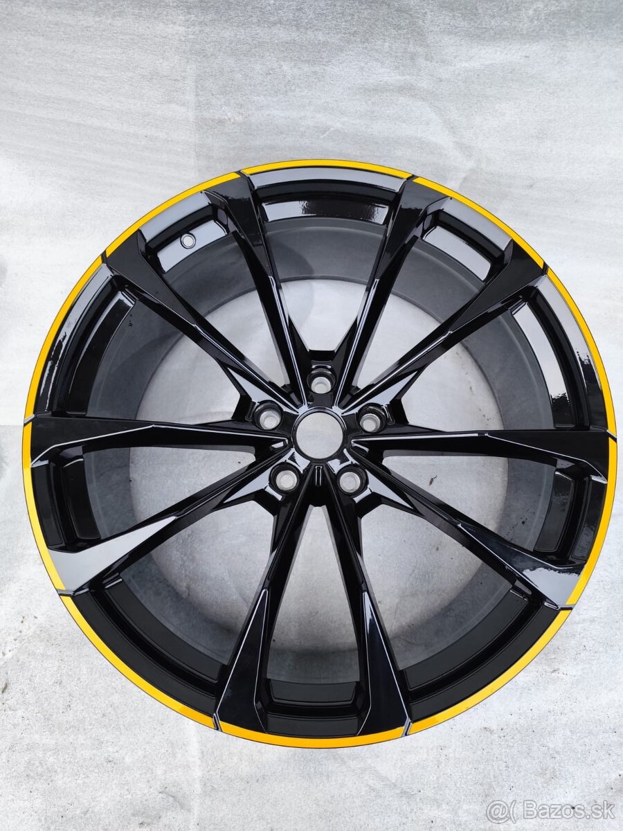 LAMBORGHINI URUS 23" DISKY - 9