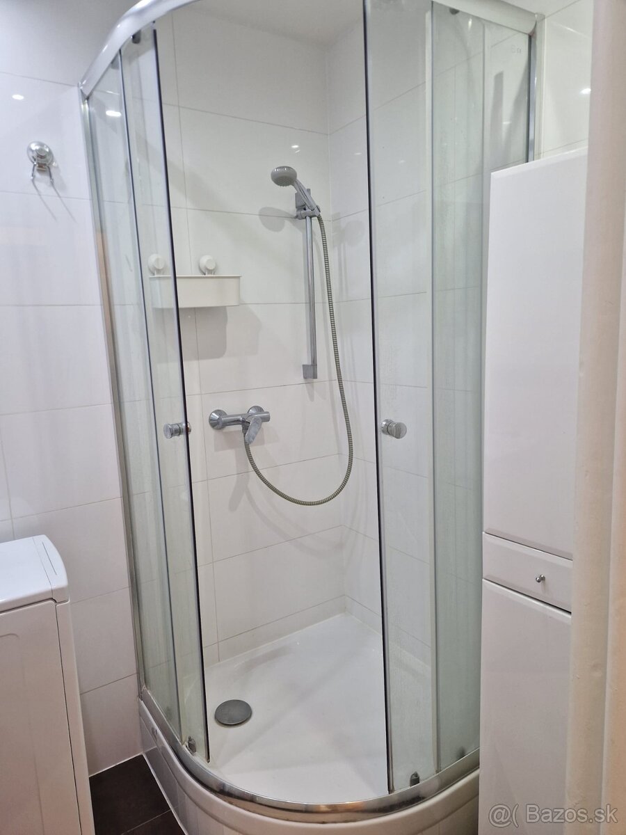 Ojedinelý, slnečný 1-i byt v tehlovom dome - 9