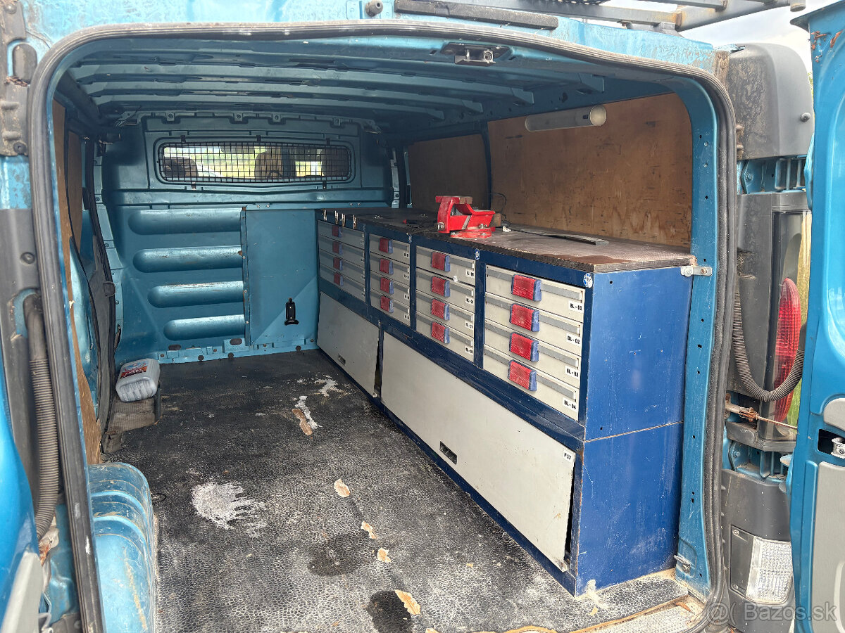 RENAULT TRAFIC II - 9