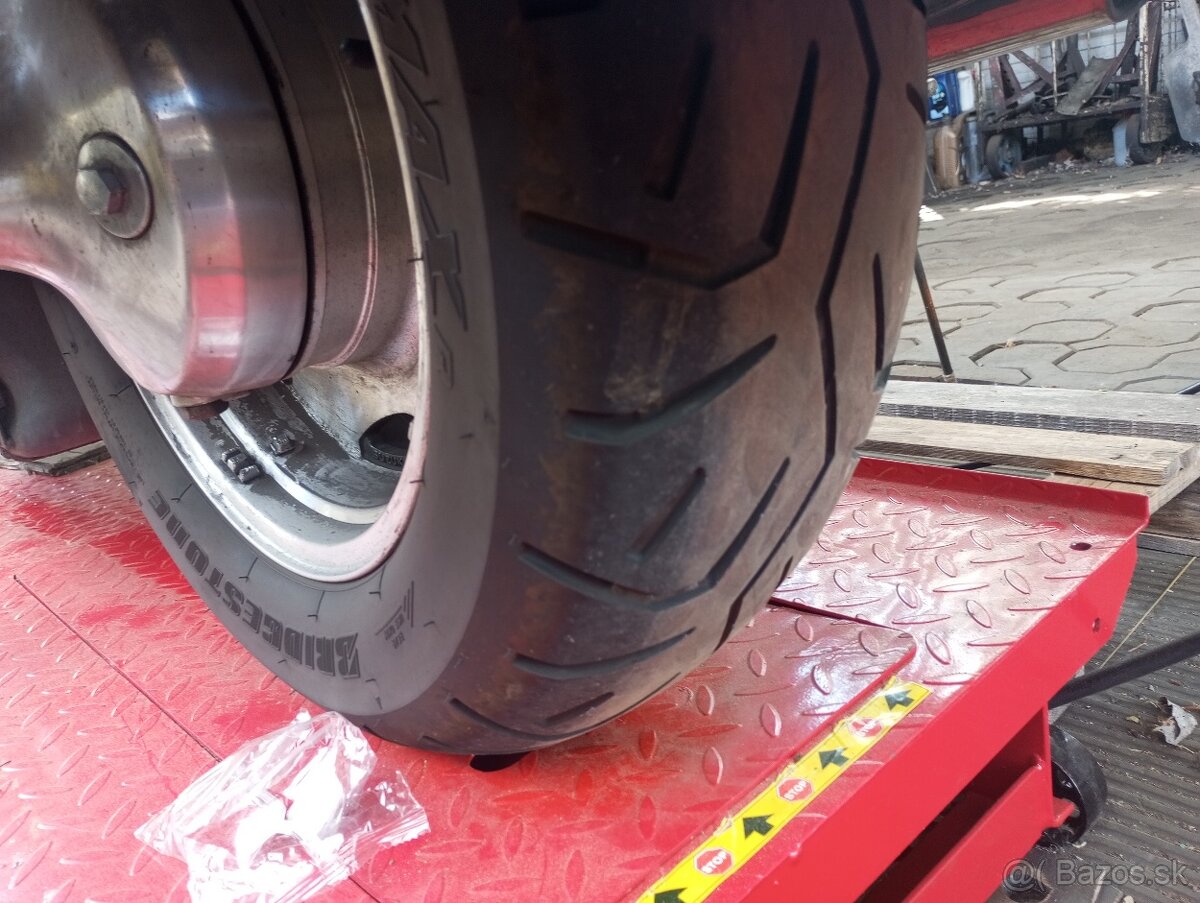 Predám Suzuki Intruder 1500 - 9