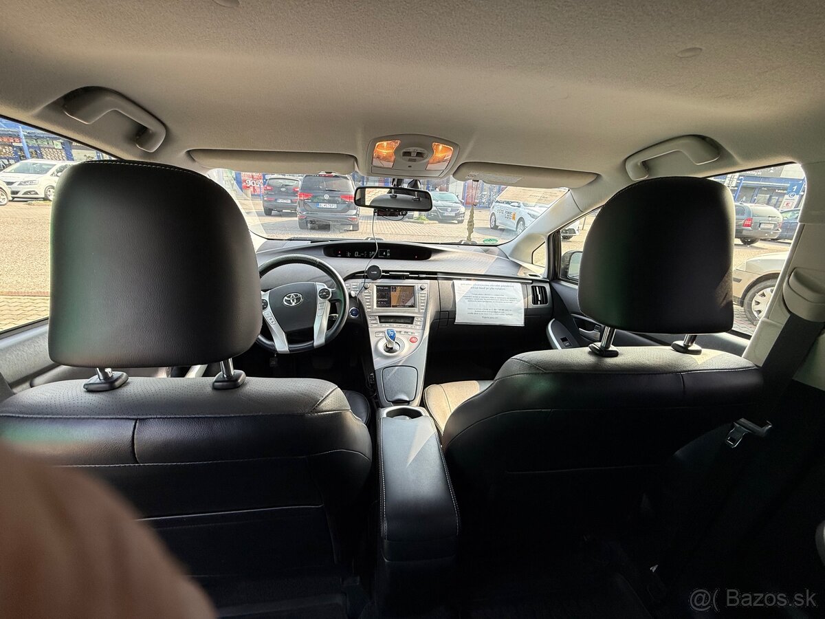 Toyota prius +LPG - 9