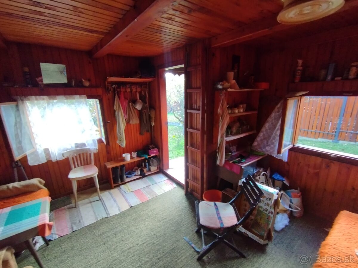 Záhrada s chatkou - 9