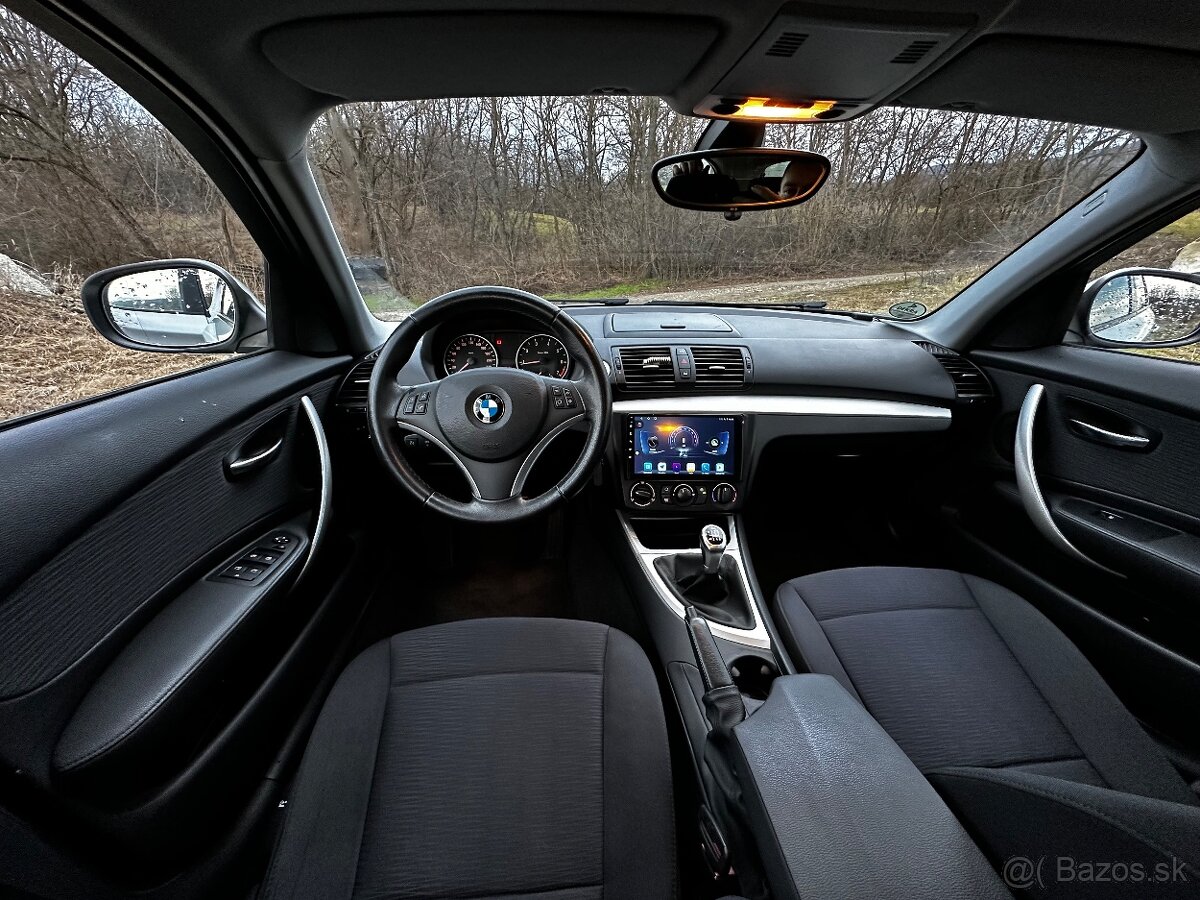 Predám BMW 1 e87 2.0i 90kw 2010 FaceLift - 9