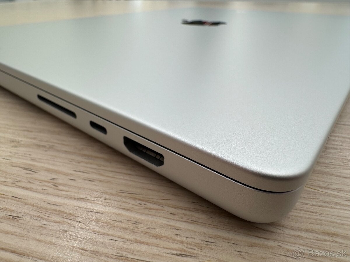 MacBook Pro (16-palcový, 2021) - 9