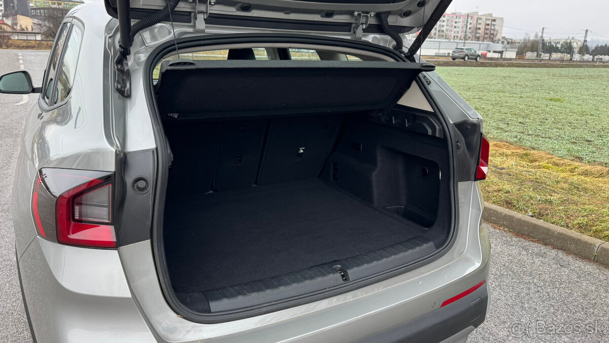 BMW iX1 30 xDrive - 9