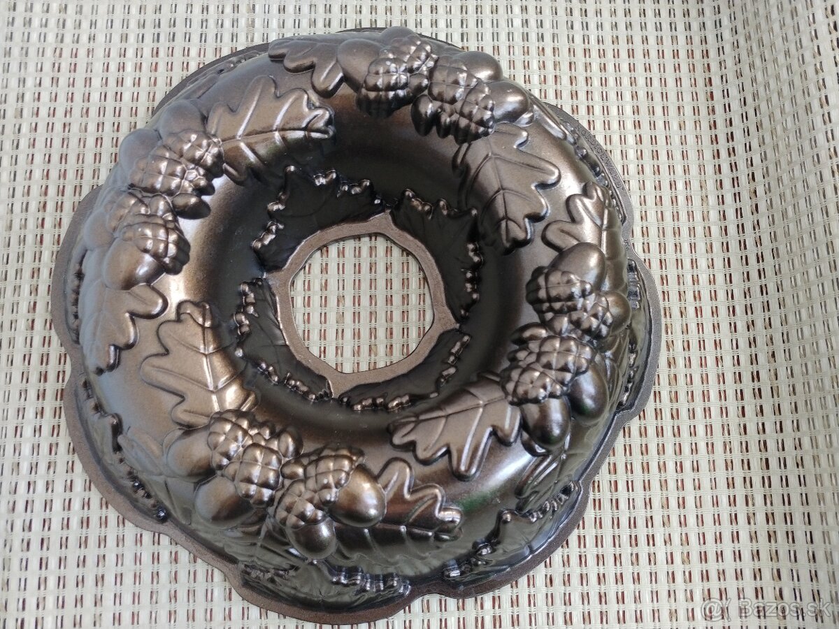 Forma na koláč / bábovku AUTUMN WREATH, zn.Nordic Ware - 9