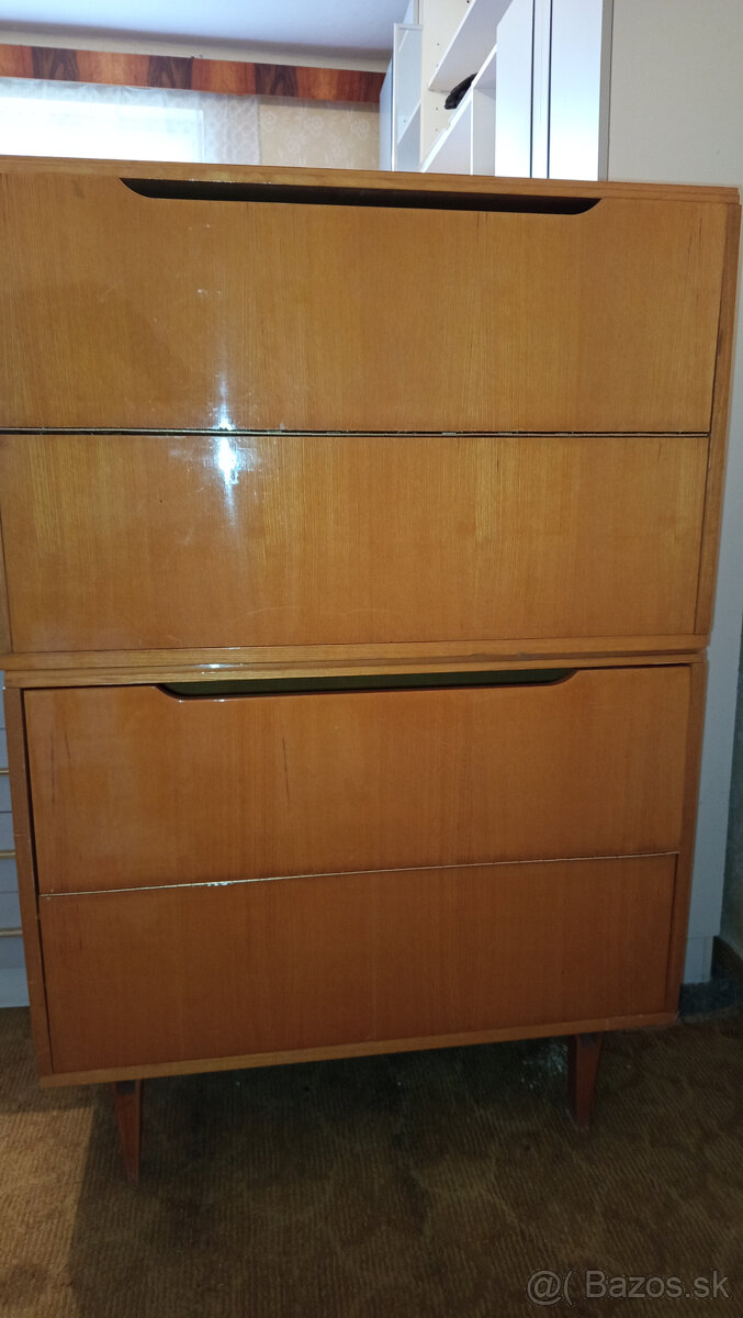 Stolík pre TV alebo rádio - 9