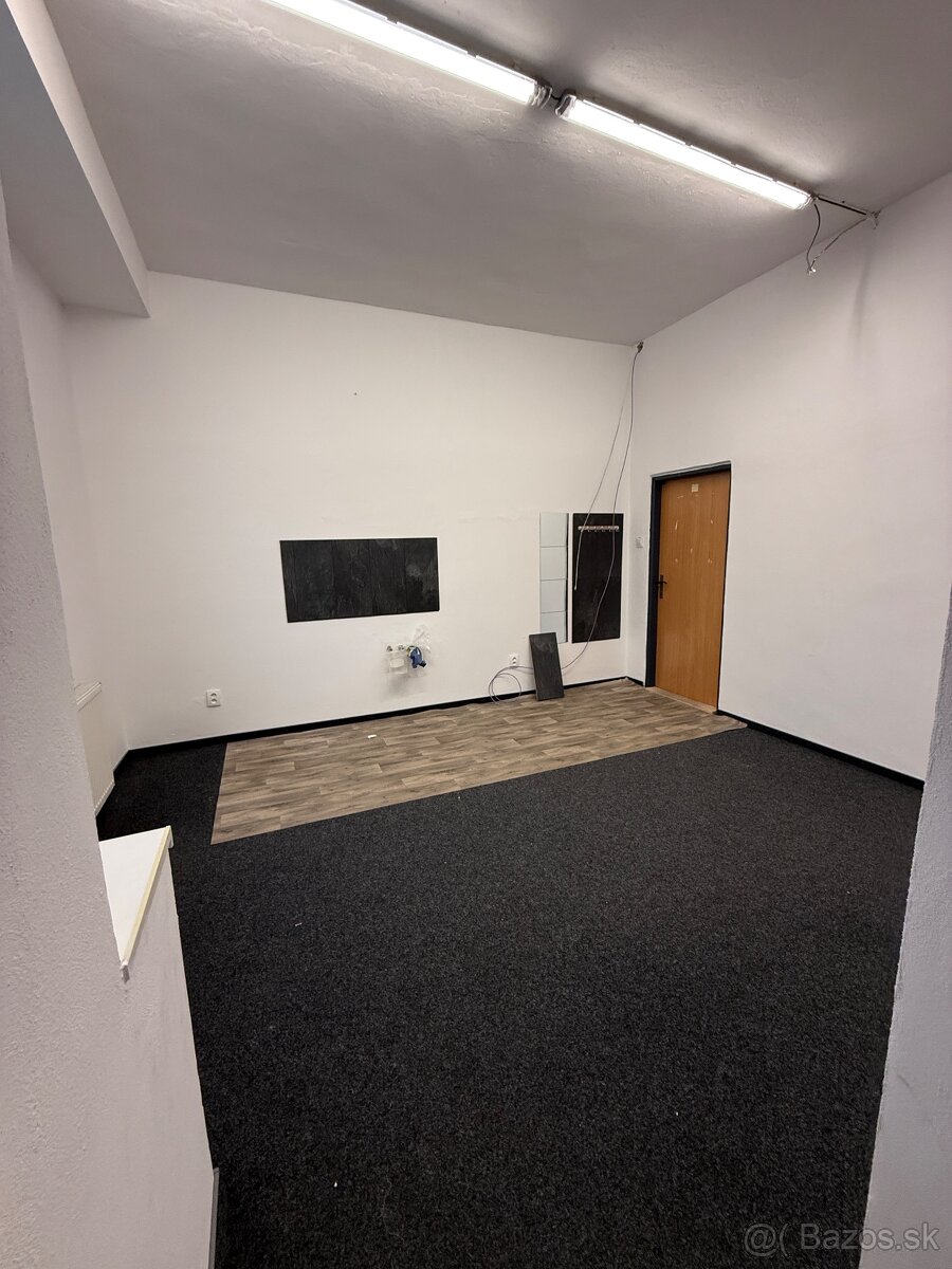 Na prenájom skladové haly o rozlohe 90,63m2/144m2 - 9