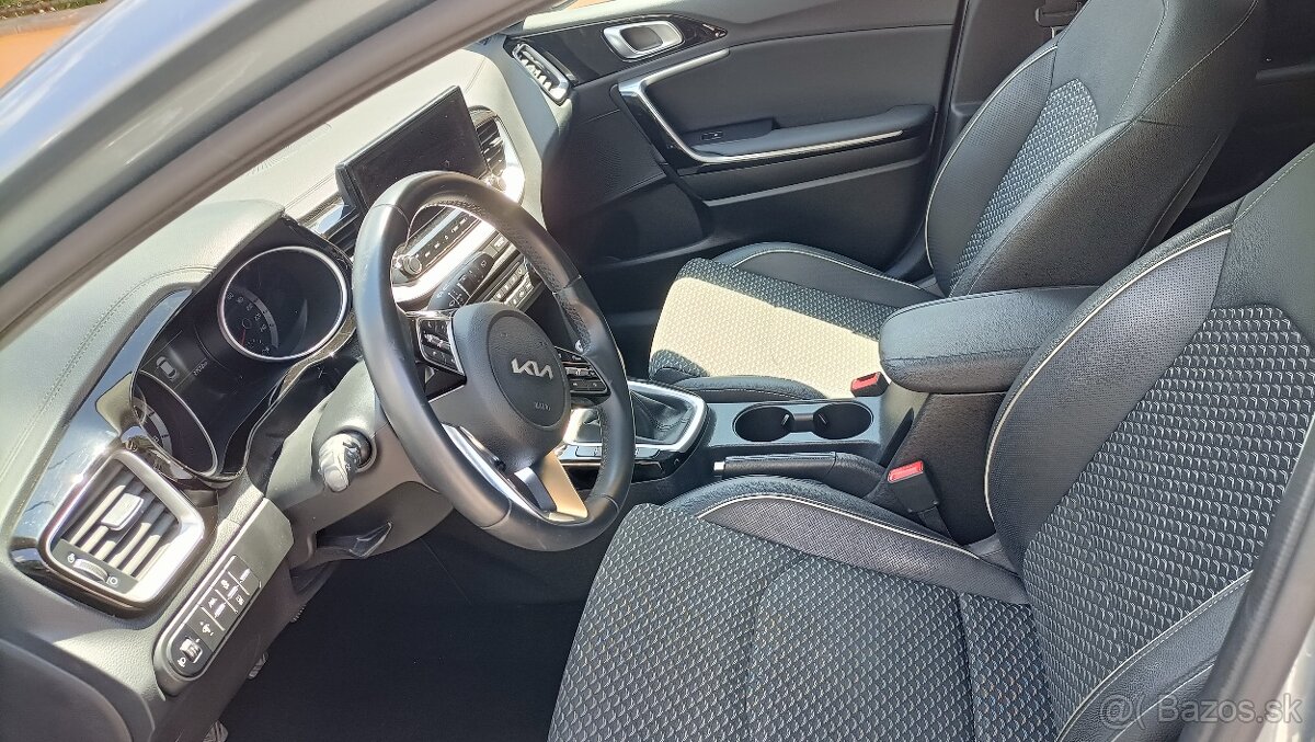 Predám Kia Xceed 1.6 T-GDI Exclusive (118kw) - 9