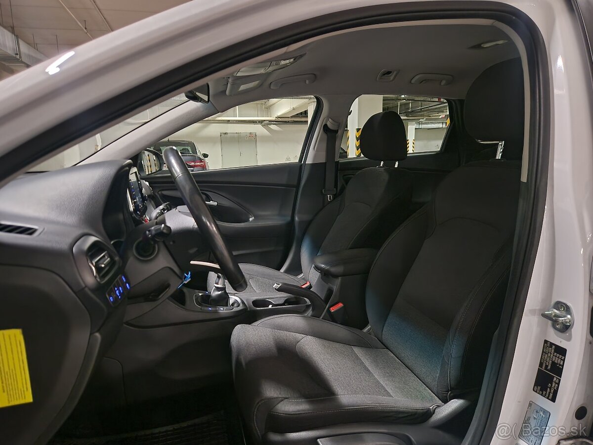 Hyundai i30 combi family 1.5i DPi 81kW 48000km facelift CW - 9