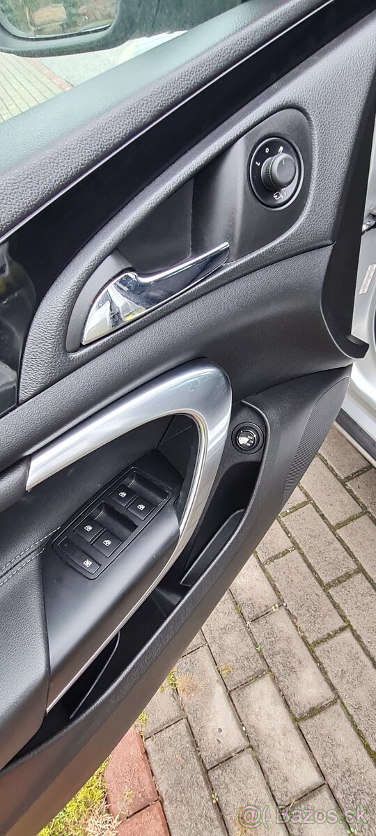 Opel Insignia ST combi 2010", automat - 9