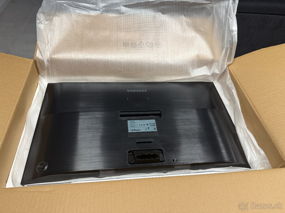 Predám 4K monitor 28" Samsung - 9