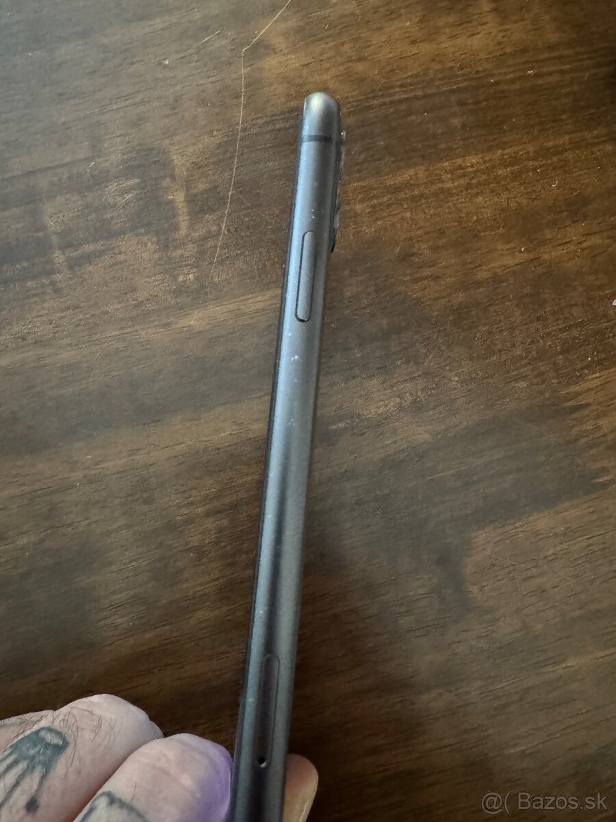 Predám Iphone 11 64gb - 9