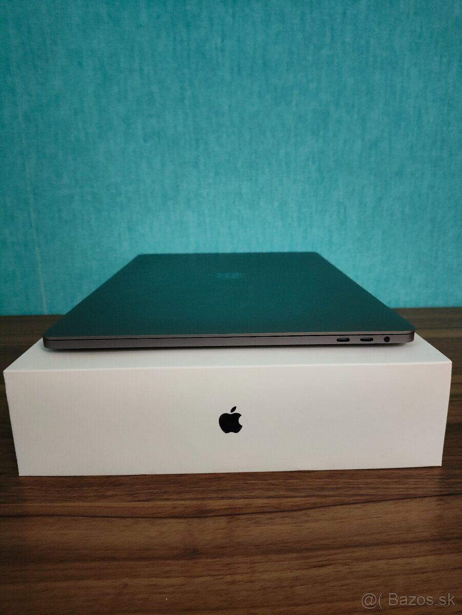 MacBook Pro 15 2016 | i7 • 16GB • 1TB SSD - 9