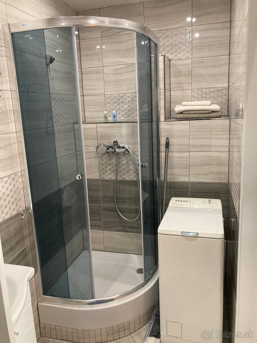 PRENÁJOM 2 IZBOVÝ BYT - 9