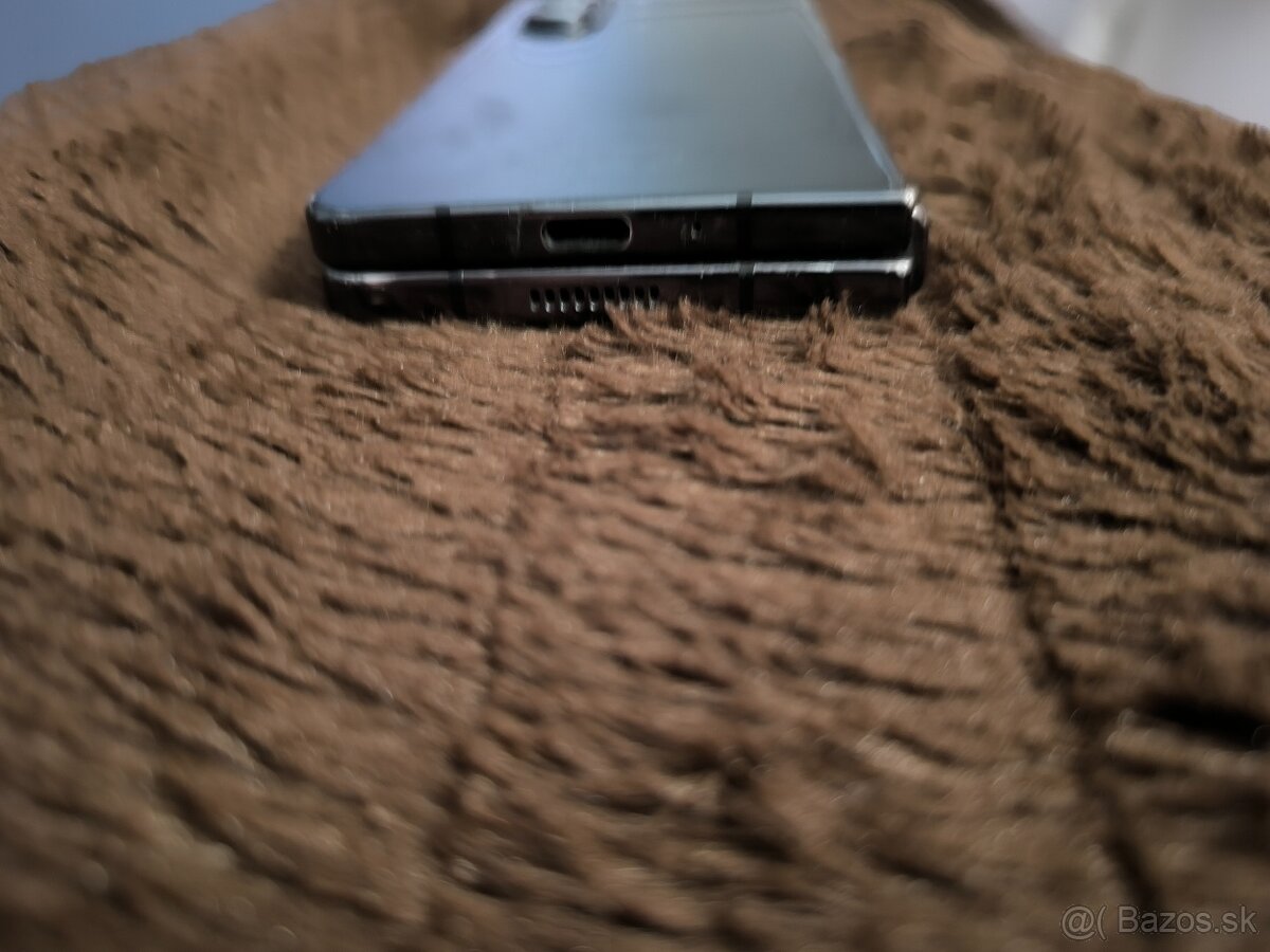 Samsung Galaxy Fold 5 - 9