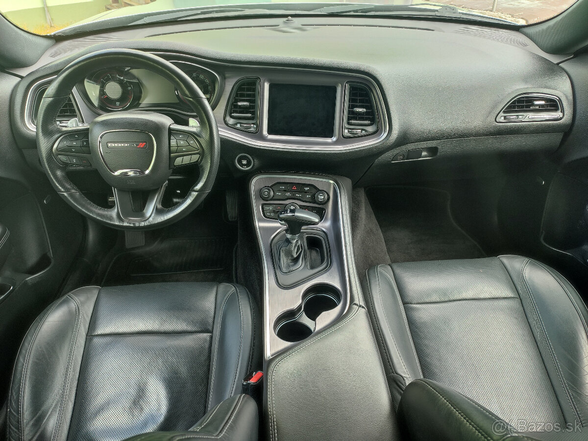 Prenájom Dodge Challenger V6 4x4 - 9