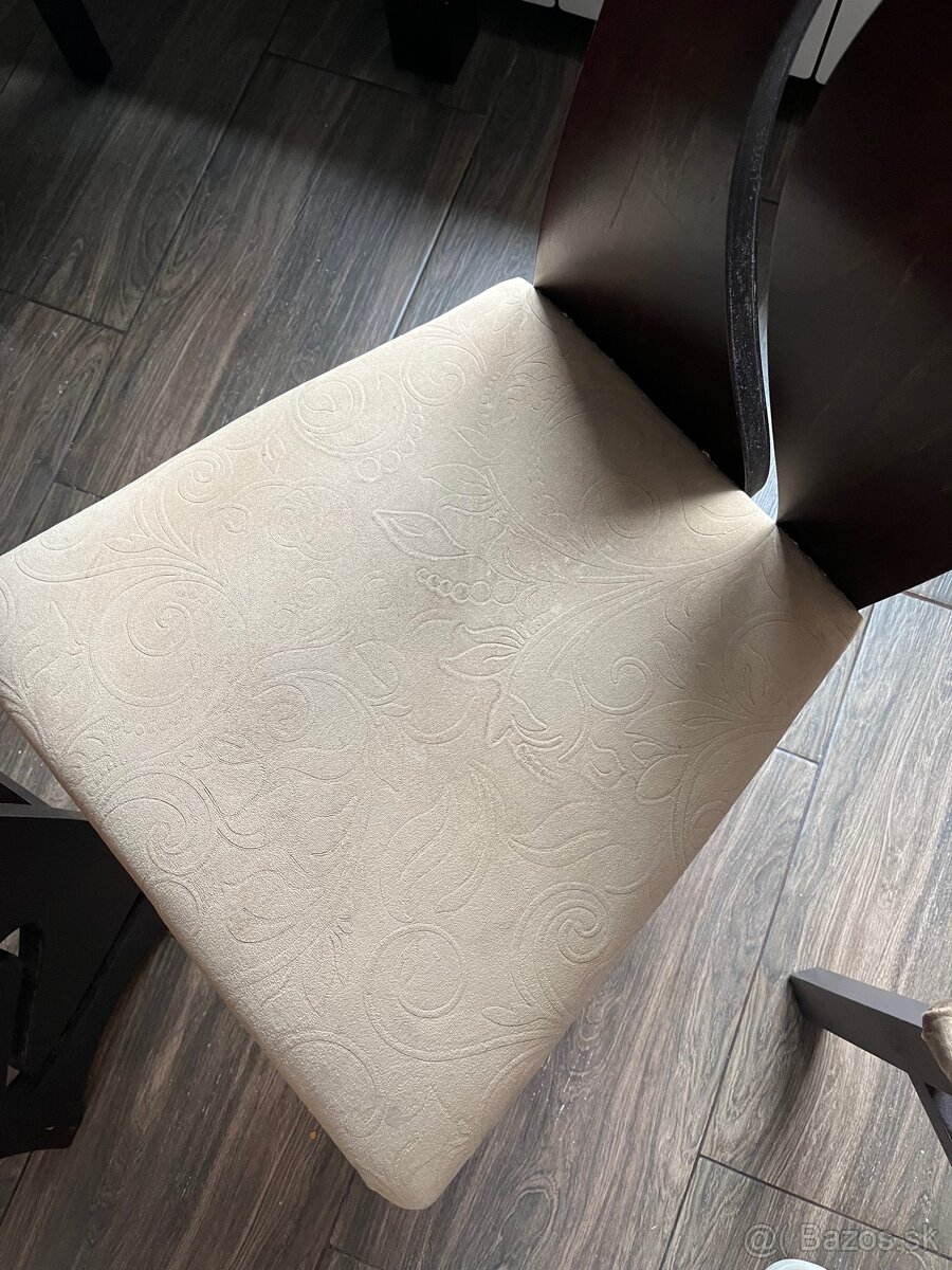 Stôl so 6 stoličkami - 9