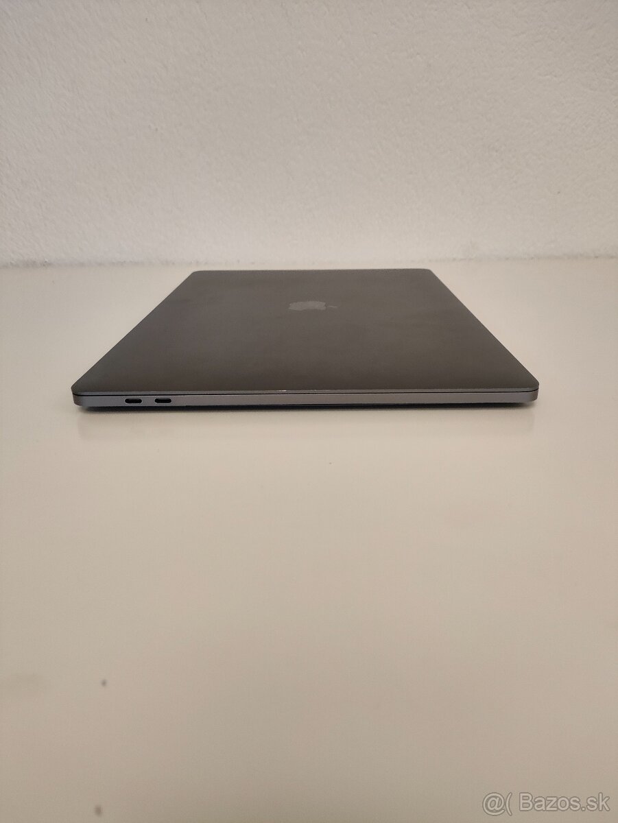 MacBook Pro 15 2017 | i7 • 16GB • 256GB 📦 - 9