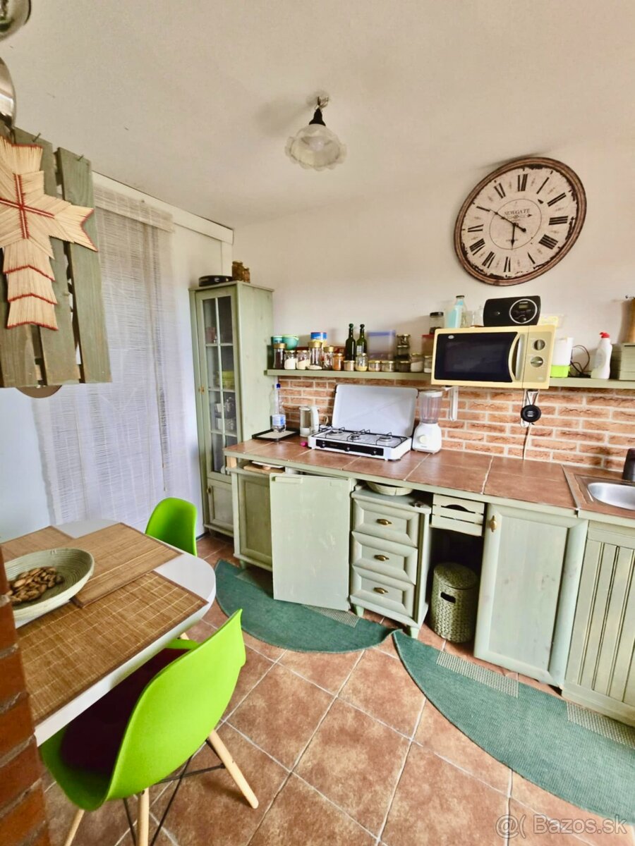 Chata s panoramatickým výhľadom po rekonštrukcii - 9