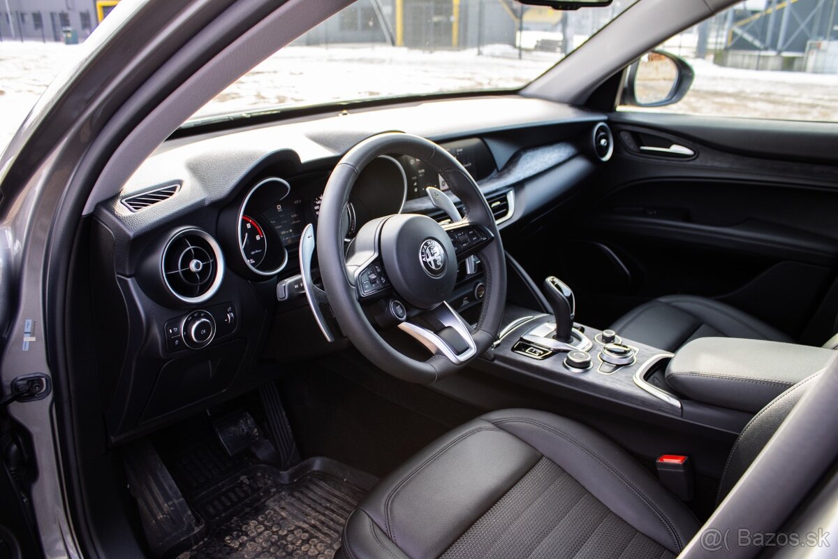 Alfa Romeo Stelvio 2021 - 9