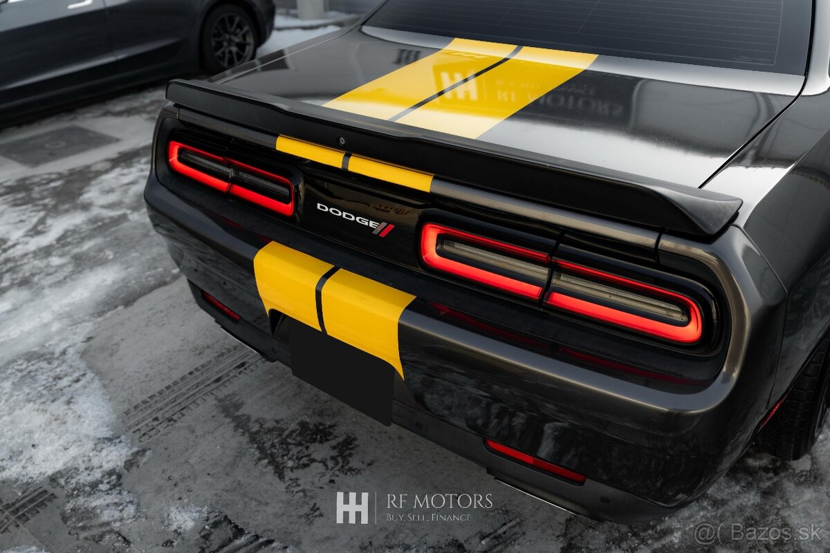 Dodge Challenger - 9