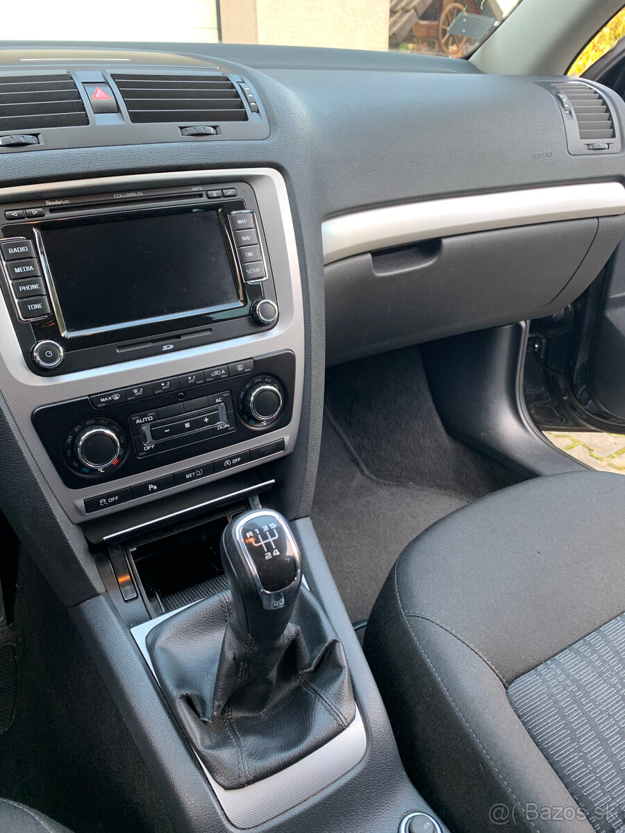 Škoda Octavia II Combi 1.6 TDI CR Elegance - 9