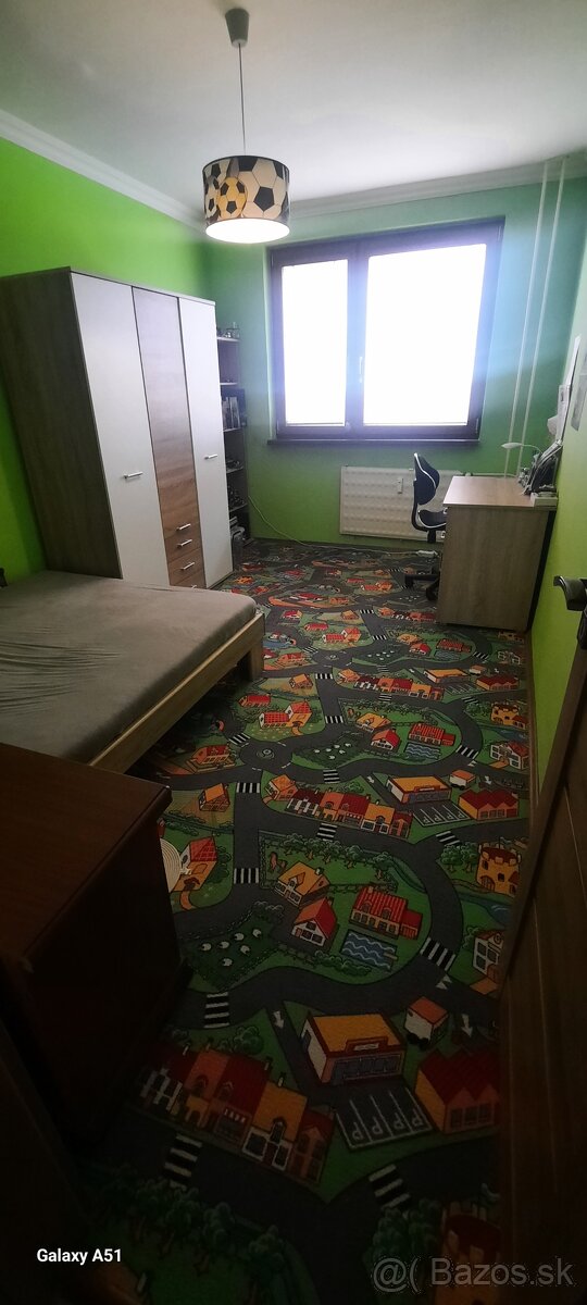 Ponúkam na predaj 3 izbový byt s garážou v Hurbanove - 9