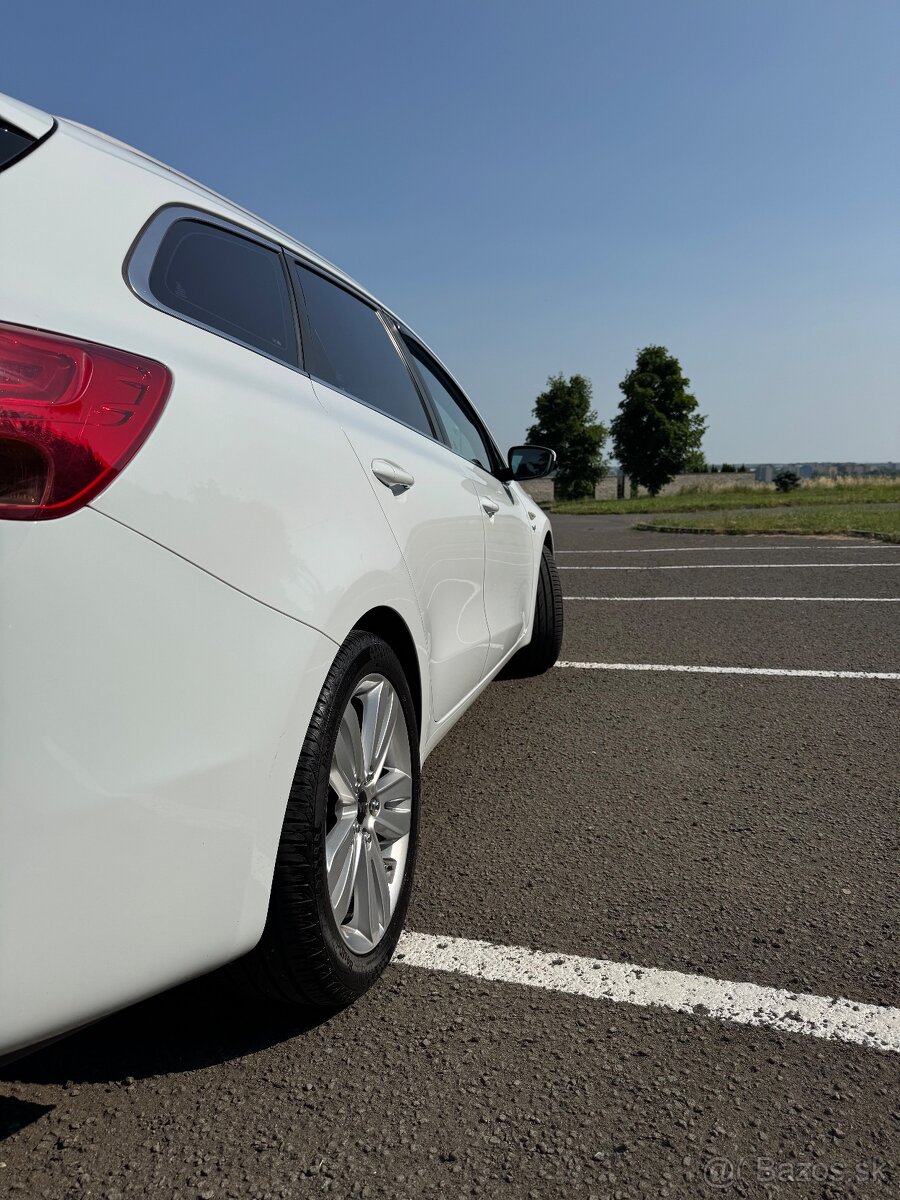 Kia ceed sw 1.6 crdi - 9