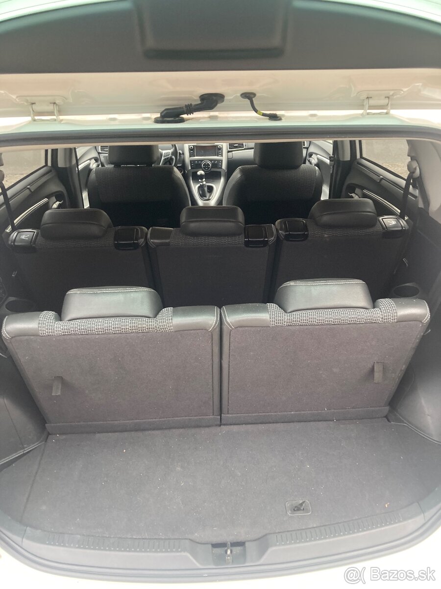 Toyota Verso 7-miestna 2,0D-4D - 9