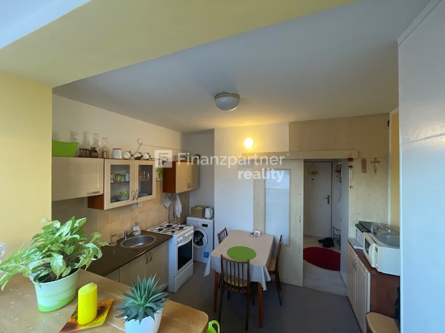 Zaujímavý dlhodobý prenájom 1izb byt na vl. clementisa s log - 9