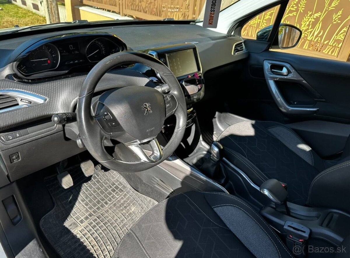 Peugeot 2008 1.2 PureTech Style - 9
