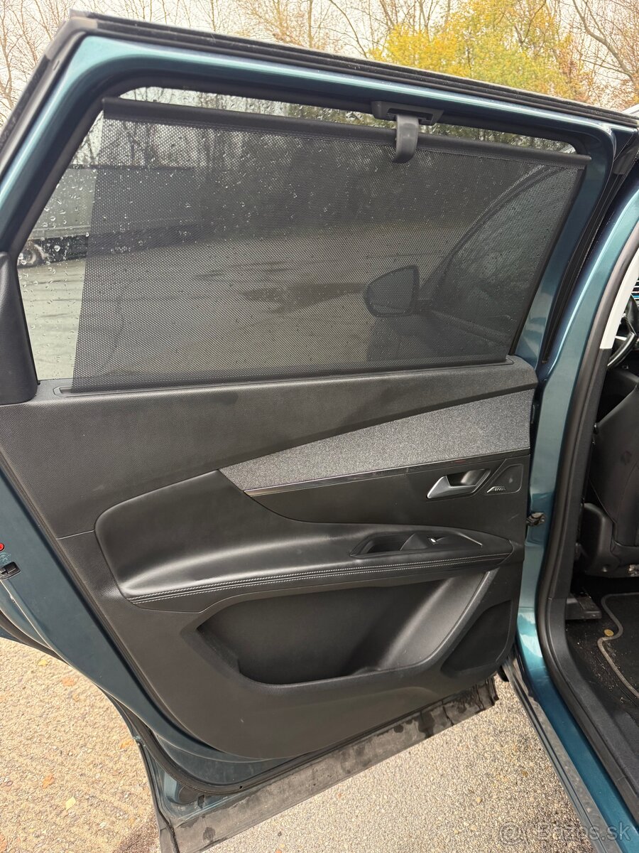 Peugeot 5008 2018 1.6(121kw) A/T 7 miest - 9