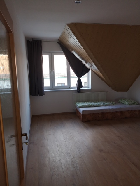 Prenajom 3 izbový byt - Hlohovec - 9