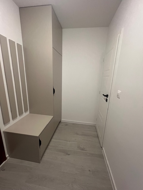 Novo zrekonštr. 2 izb. byt s loggiou, P.Horova - 9