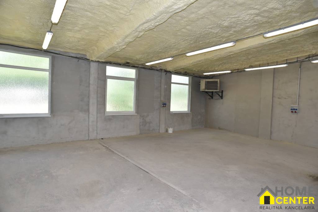 NA PREDAJ: PREVÁDZKOVÝ AREÁL, 8817 m2, KOMÁRNO - 9