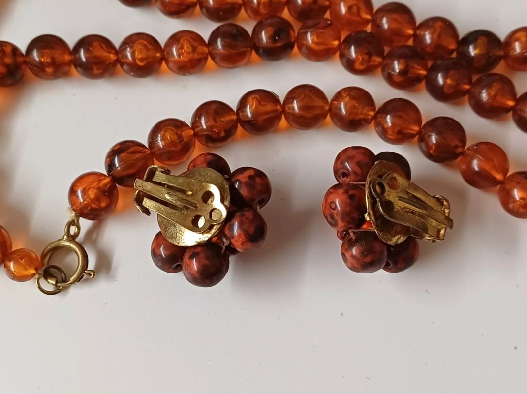 Predame 2ks sada nahrdelnikov a klipsne naušnice - 9