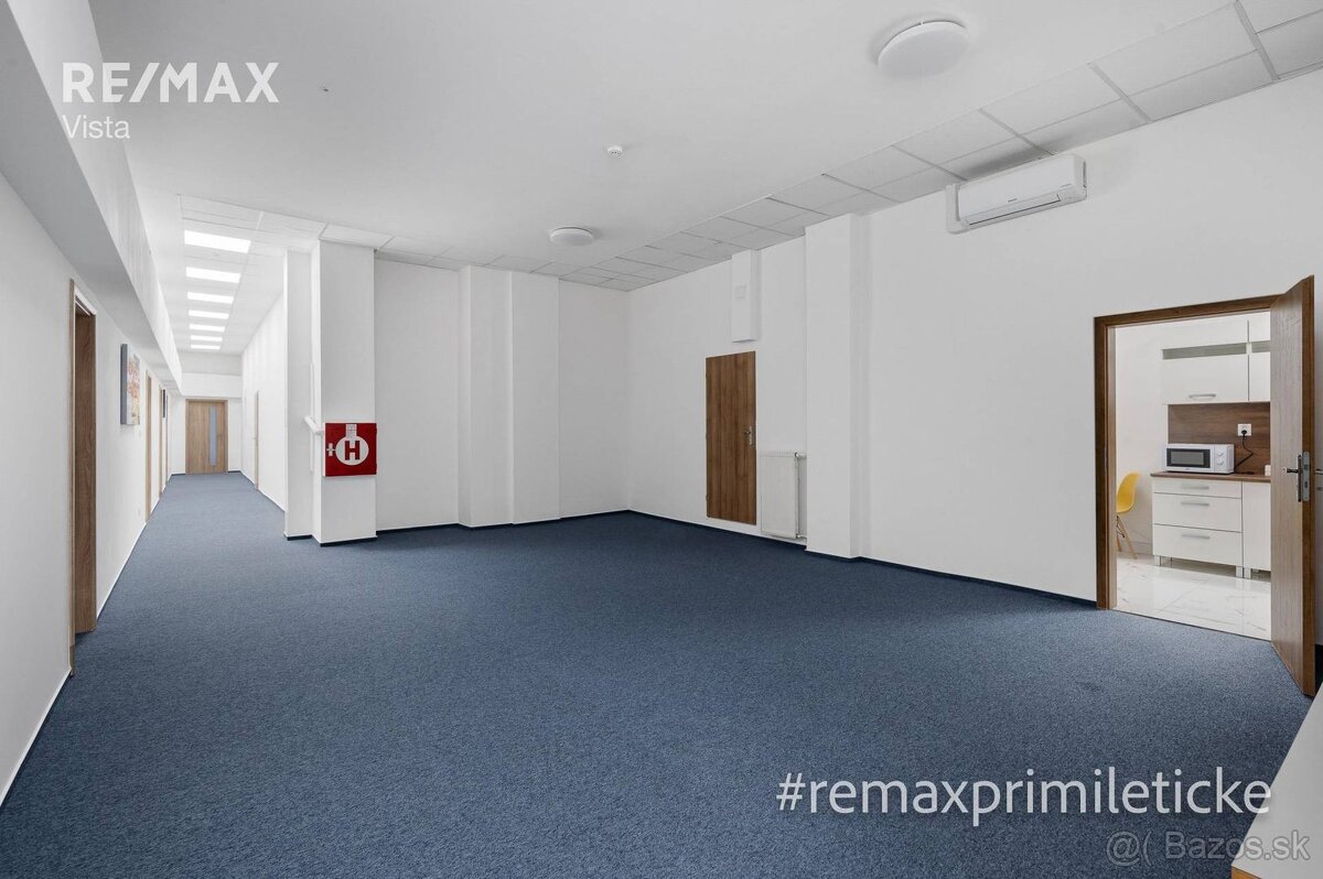 Kancelárske priestory s výhľadom na staré mesto - 9