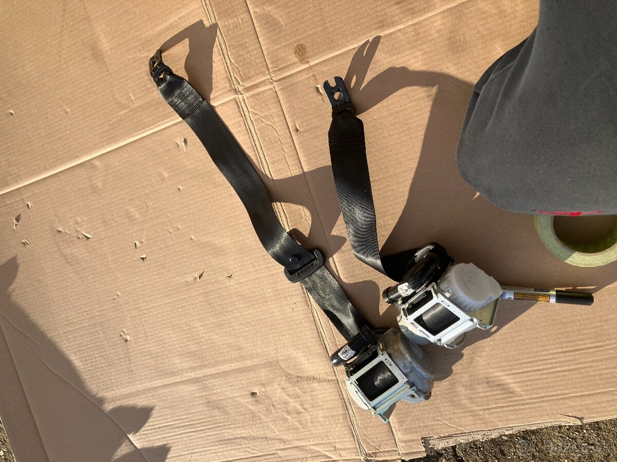 VW TIGUAN II 5NA zadni pasy 15-20 pravy levy - 9