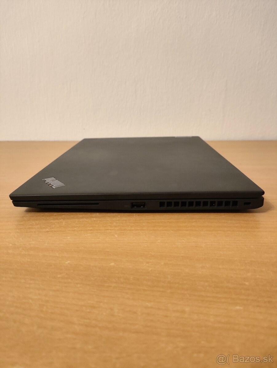 ThinkPad T14s Gen 3 | i5 • 8GB • 256GB SSD - 9