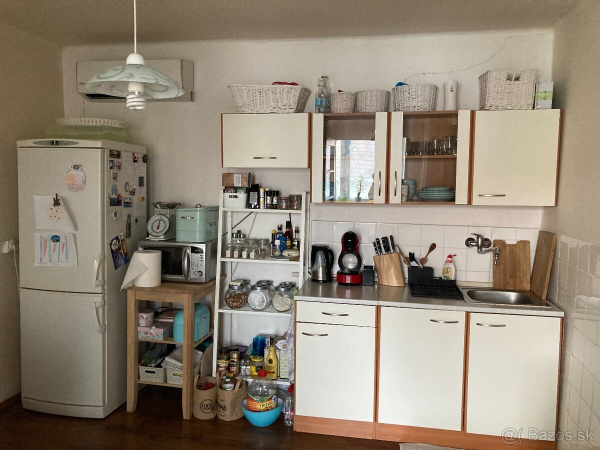 EXKLUZÍVNE na PREDAJ rodinný dom s veľkorysým pozemkom - 9