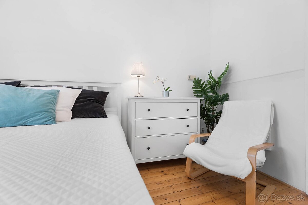 3–IZB. RD. V HISTORICKOM CENTRE SVÄTÉHO JURA - 9