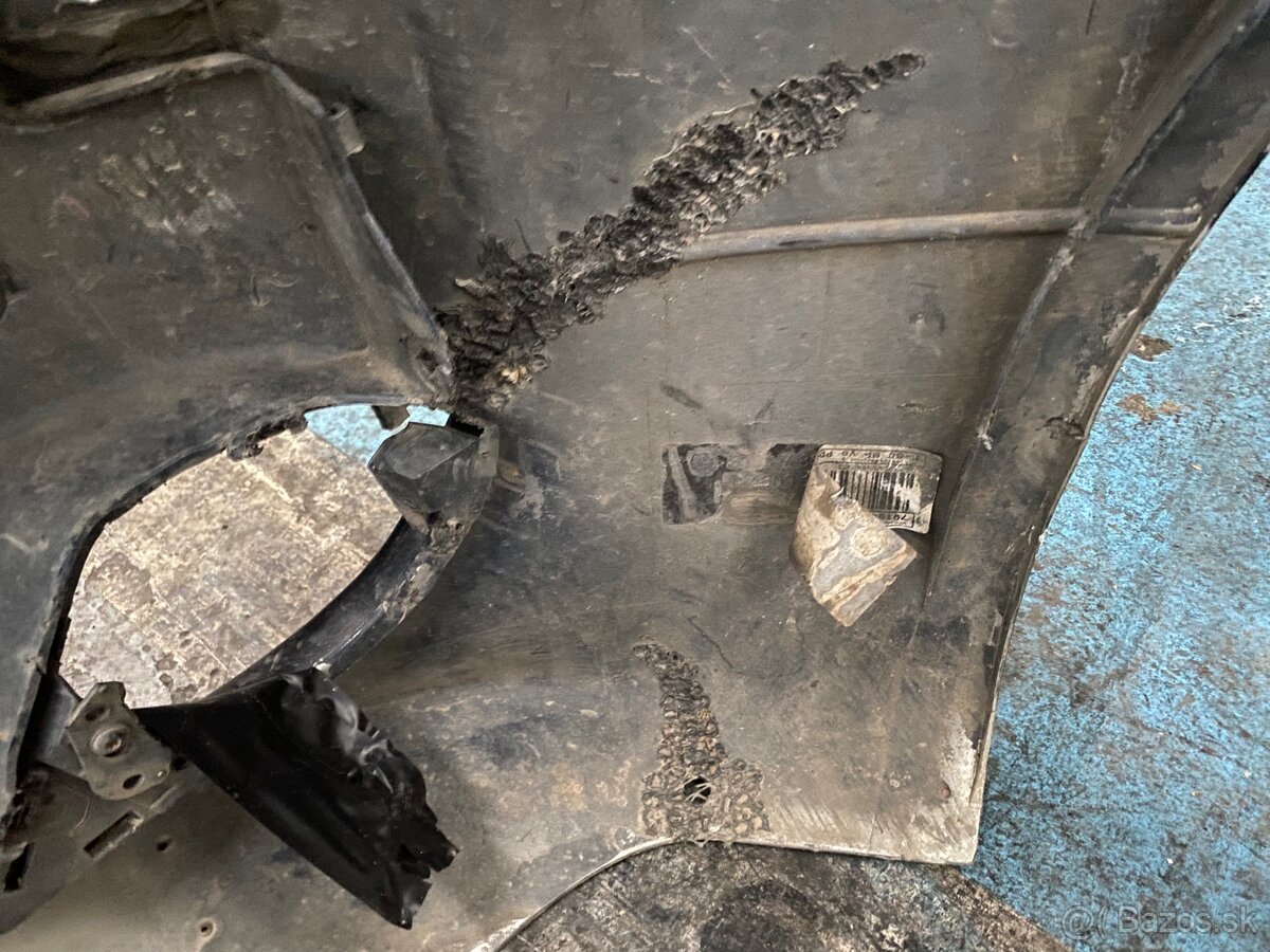 Predný nárazník BMW E60 - 9