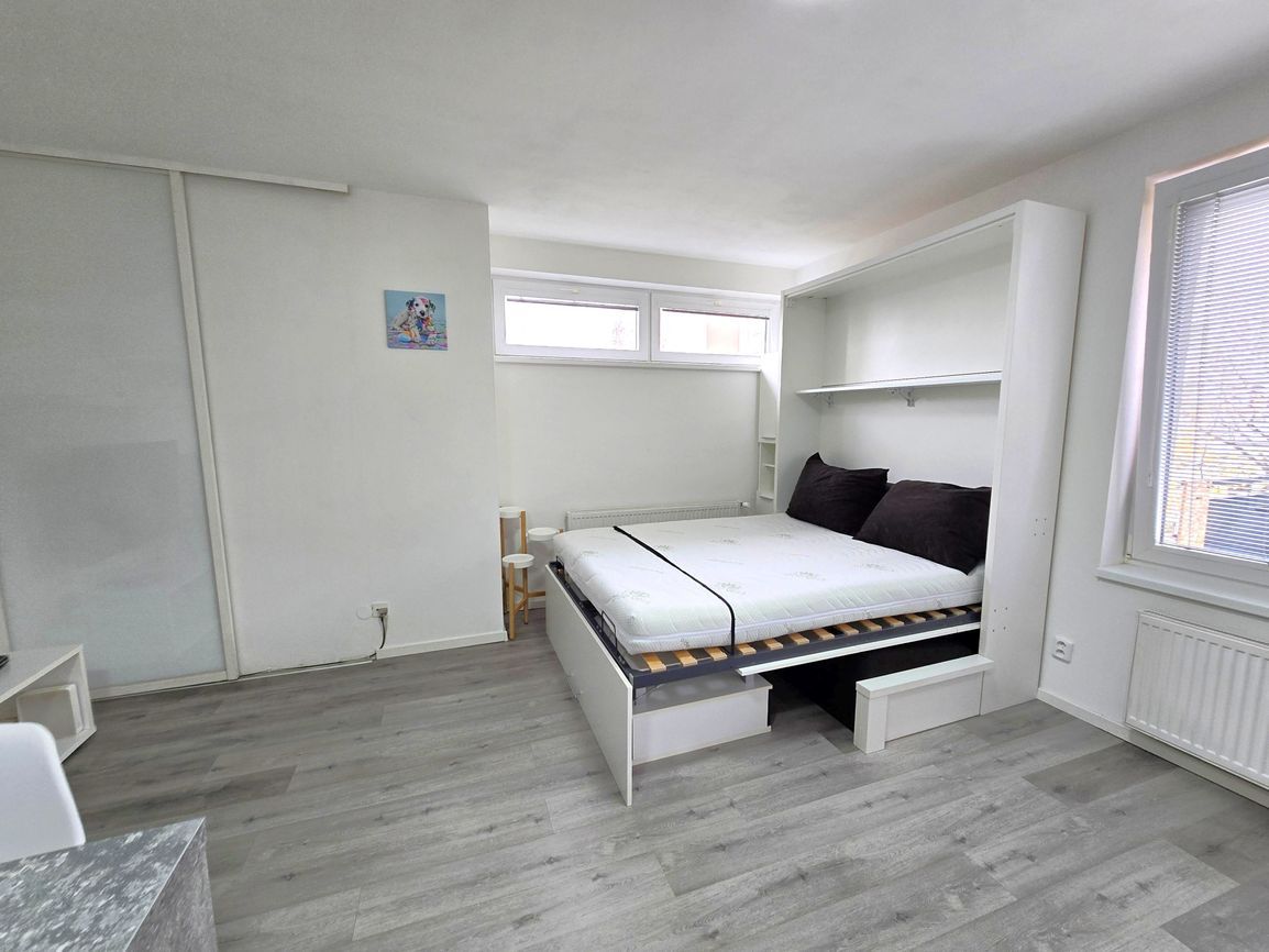 Prenájom MODERNÝ 1-izb.byt s balkónom, šatníkom, zariadený, - 9