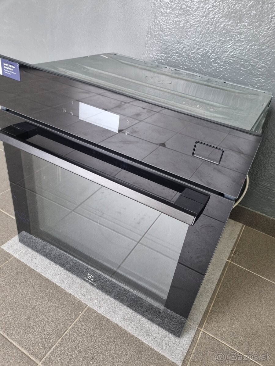 Vstavaná parná rúra Elektrolux 800 SteamBoost EOB8S39WZ - 9