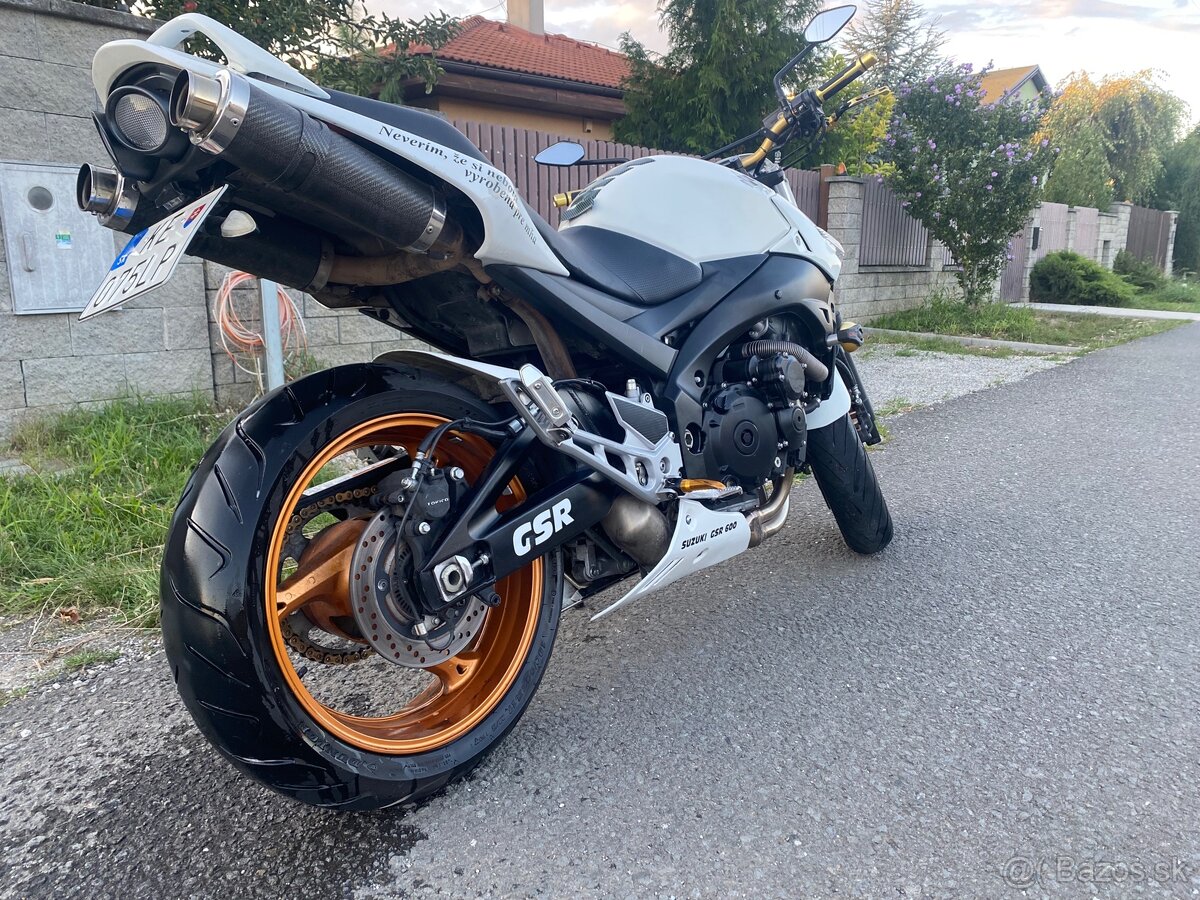 Suzuki GSR 600 ABS - 9