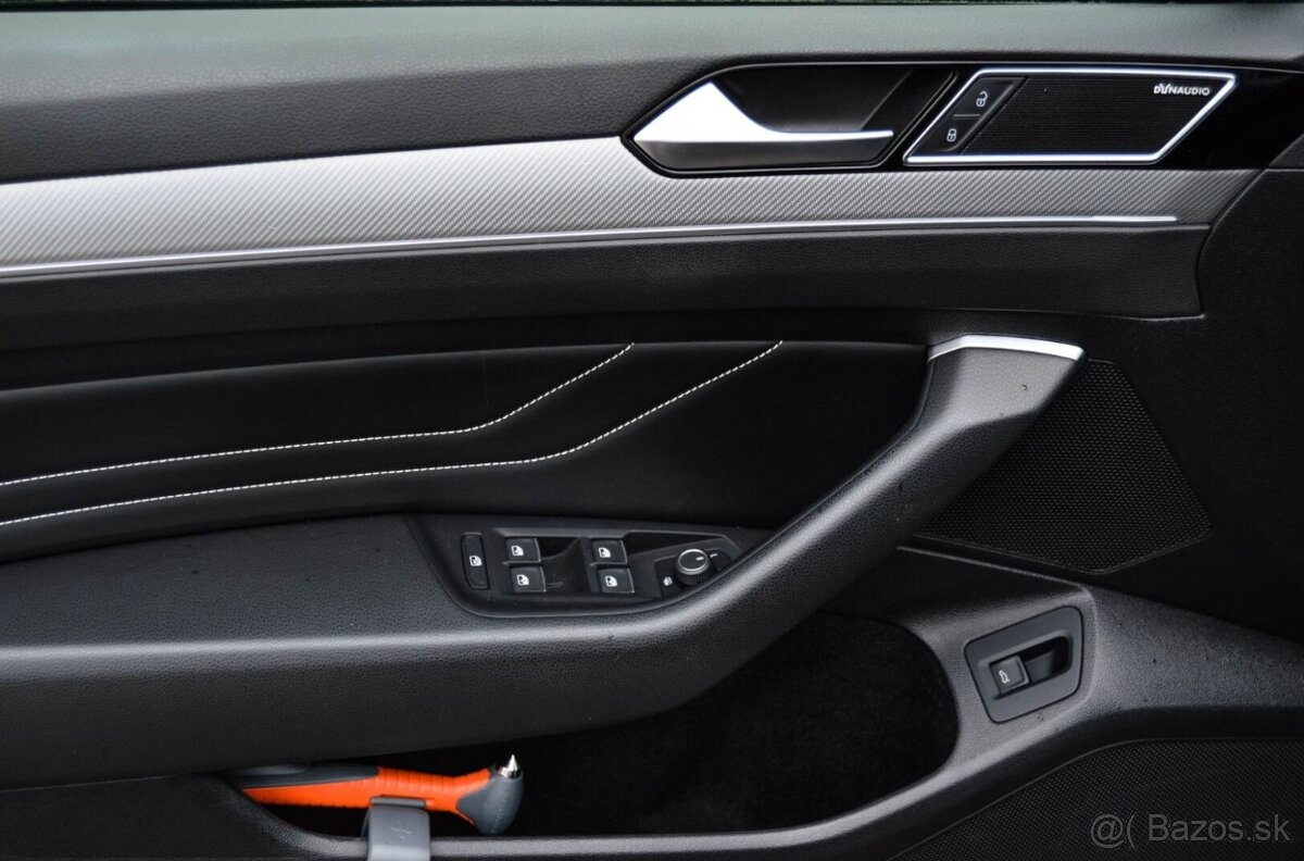 Volkswagen Passat Variant 2.0 TSI Elegance DSG R line - 9